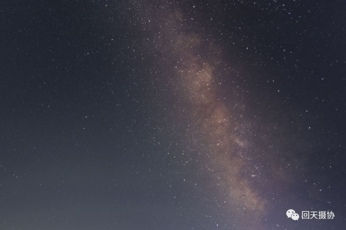 巧用photoshop制作星空效果,打造梦幻的银河缩影。